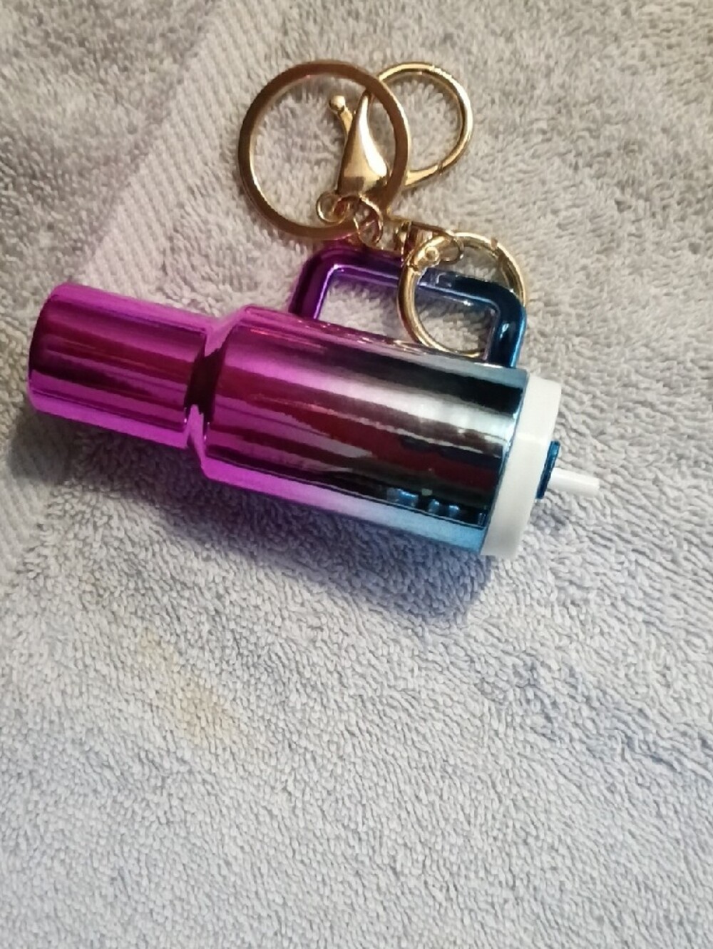 Pink Metallic BAG CHARM/KEYCHAIN. UNSCREWS. NWT - Picture 7 of 8